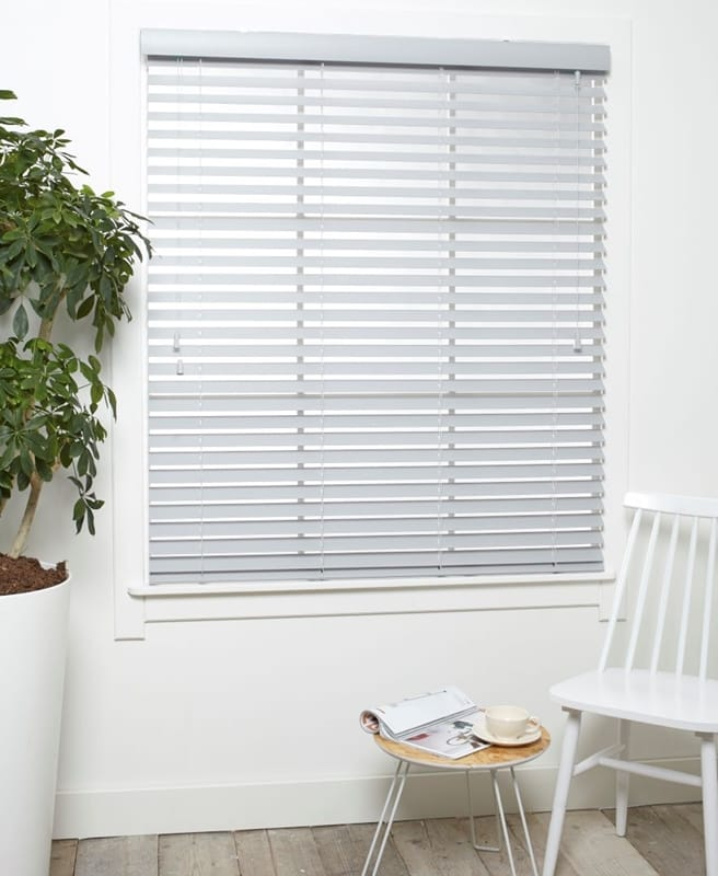 Pvc Jaloezie Lichtgrijs Relief Afbeelding 1