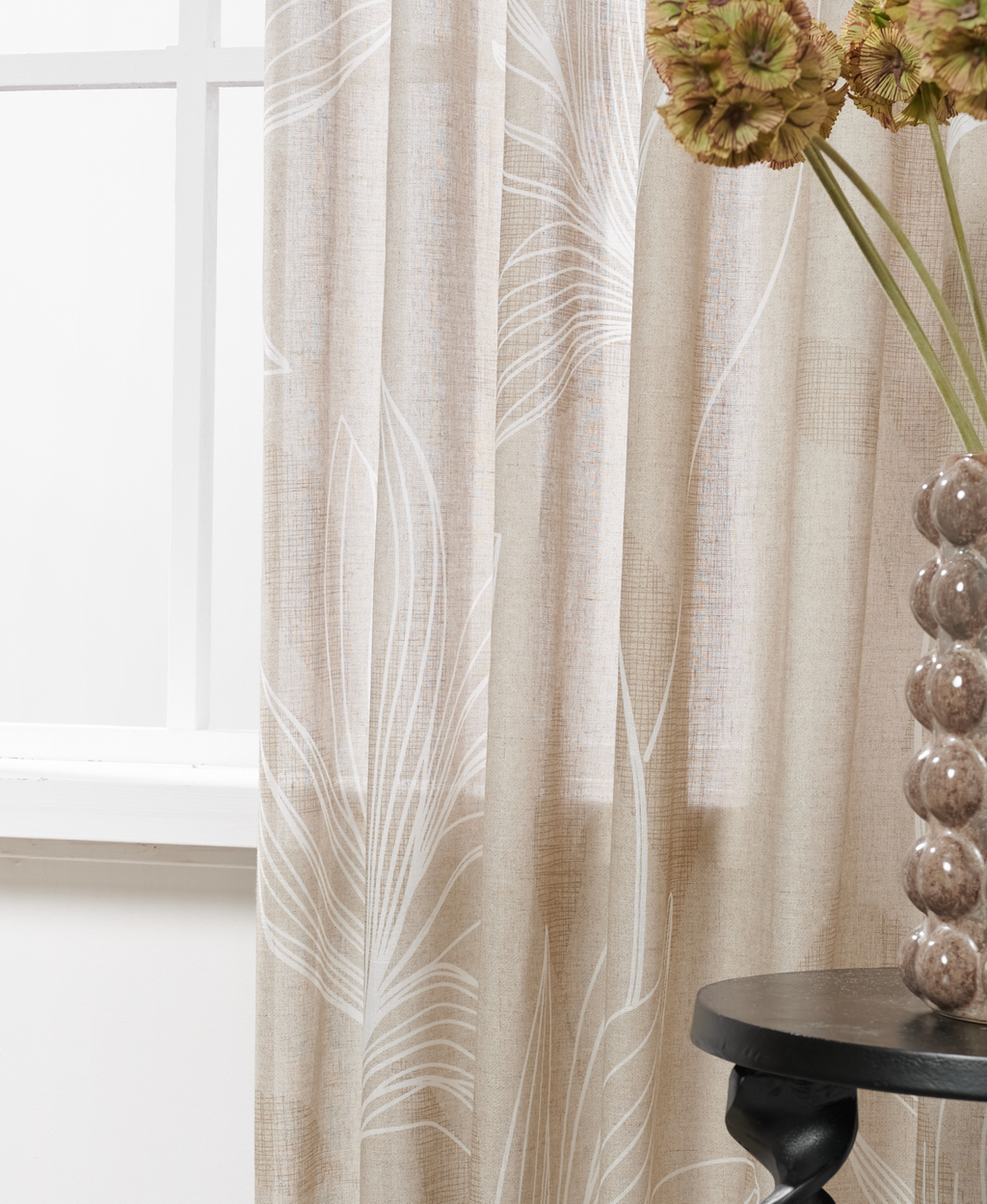 Inbetween Montse Zand 3